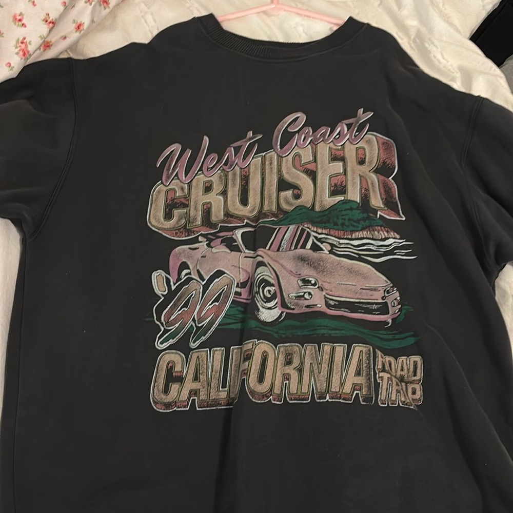 xs hollister crewneck